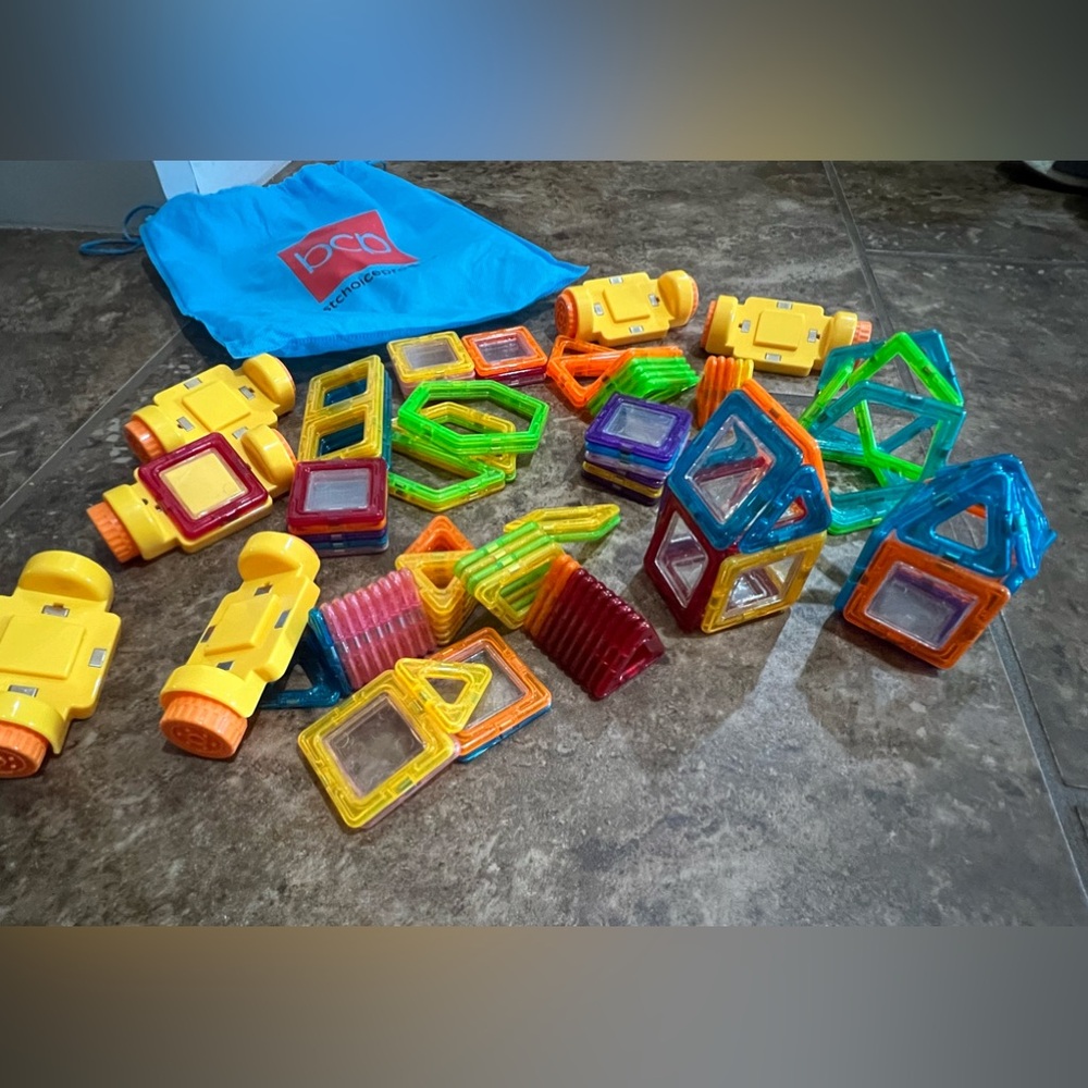 Magnetic build a shape /toys